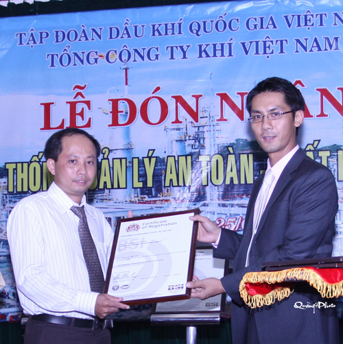 PV GAS tổ chức Lễ đón nhận chứng chỉ Hệ thống quản lý tích hợp An toàn – Chất lượng - Môi trường PV GAS tổ chức Lễ đón nhận chứng chỉ Hệ thống quản lý tích hợp An toàn – Chất lượng - Môi trường