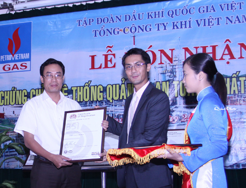 PV GAS tổ chức Lễ đón nhận chứng chỉ Hệ thống quản lý tích hợp An toàn – Chất lượng - Môi trường PV GAS tổ chức Lễ đón nhận chứng chỉ Hệ thống quản lý tích hợp An toàn – Chất lượng - Môi trường
