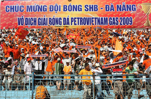 Trao Cúp vô địch Giải bóng đá Quốc gia PetroVietNam Gas 2009