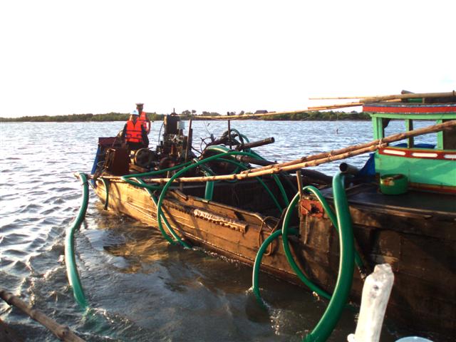 Kho cảng Thị Vải phối hợp với Biên phòng cửa khẩu Vũng Tàu bắt được 6 đối tượng trộm cắp tài sản