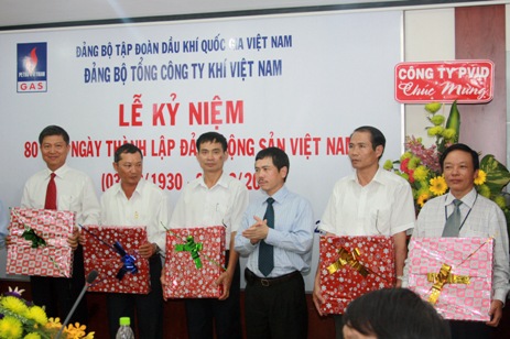 PV GAS tổ chức các hoạt động mừng Đảng, mừng Xuân 2010 PV GAS tổ chức các hoạt động mừng Đảng, mừng Xuân 2010