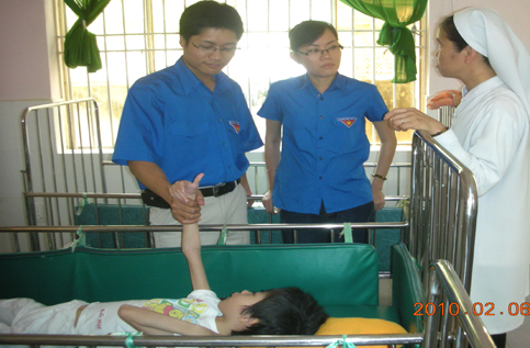 DAK thực hiện công tác từ thiện đầu năm 2010