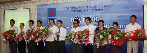 Hội nghị An toàn Tổng Công ty Khí Việt Nam lần thứ VI – 2010 với Thông điệp ‘’Suy nghĩ và hành động an toàn để trở về nhà an toàn với người thân của chúng ta” Hội nghị An toàn Tổng Công ty Khí Việt Nam lần thứ VI – 2010 với Thông điệp ‘’Suy nghĩ và hành động an toàn để trở về nhà an toàn với người thân của chúng ta”