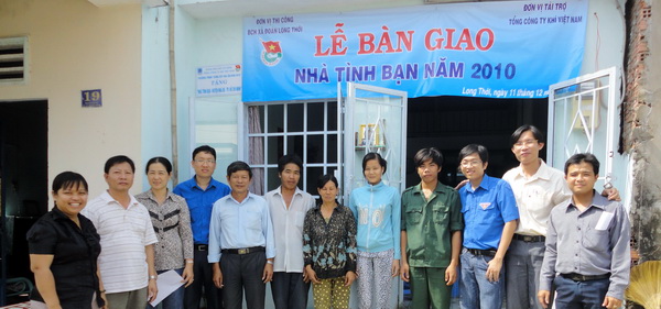 PV Gas thực hiện chương trình “Cùng xây mái ấm” tại huyện Nhà Bè PV Gas thực hiện chương trình “Cùng xây mái ấm” tại huyện Nhà Bè