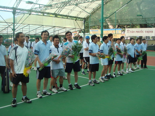 Tổ chức giải tennis chào mừng Xuân 2011