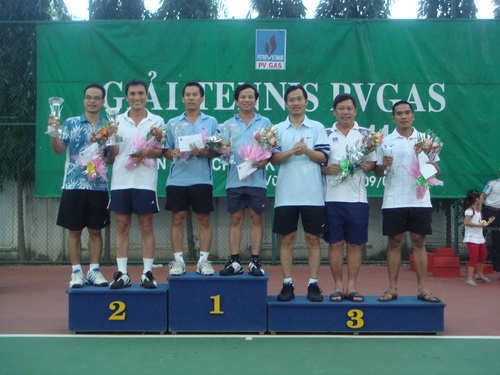 Tổ chức giải tennis chào mừng Xuân 2011