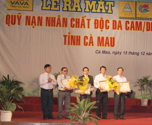 PV GAS ủng hộ quỹ nạn nhân chất độc da cam/Dioxin Cà Mau