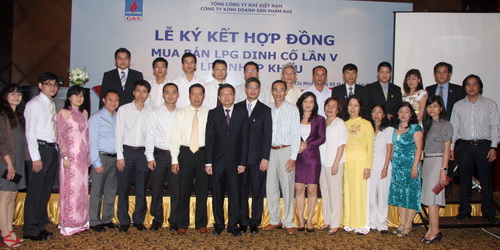 Ký kết Hợp đồng mua/bán LPG Dinh Cố lần đầu năm 2011 và mua bán LPG nhập khẩu giai đoạn 2011-2012 Ký kết Hợp đồng mua/bán LPG Dinh Cố lần đầu năm 2011 và mua bán LPG nhập khẩu giai đoạn 2011-2012