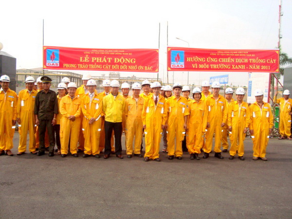 Công ty Vận chuyển Khí Đông Nam Bộ tổ chức Tết trồng cây năm 2011