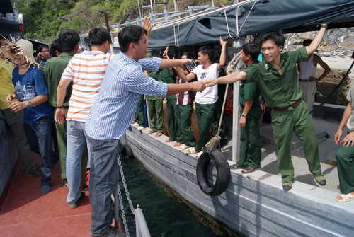 Đoàn TNCS Hồ Chí Minh Tổng Công ty khí Việt Nam tổ chức chương trình “Nghĩa tình biên giới hải đảo”