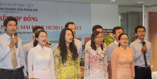 Lễ ký hợp đồng mua bán LPG Dinh Cố và Nhập khẩu giai đoạn từ tháng 10/2011 đến tháng 03/2012