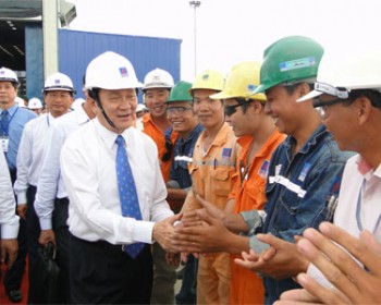 Chủ tịch nước dự lễ hạ thủy các giàn khoan dầu khí