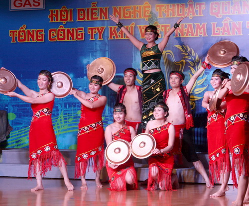 Hội diễn Nghệ thuật Quần chúng Tổng công ty Khí Việt Nam lần thứ 3 – 2011: Những dòng chảy nghệ thuật từ trái tim người lao động Hội diễn Nghệ thuật Quần chúng Tổng công ty Khí Việt Nam lần thứ 3 – 2011: Những dòng chảy nghệ thuật từ trái tim người lao động