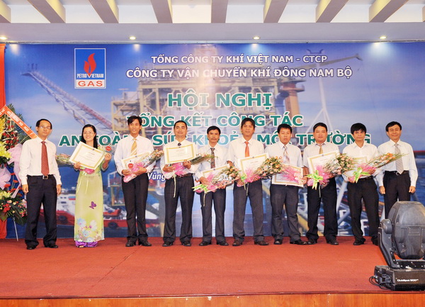 Hội nghị “Công tác An toàn - Sức khoẻ - Môi trường Khí Đông Nam” Hội nghị “Công tác An toàn - Sức khoẻ - Môi trường Khí Đông Nam”