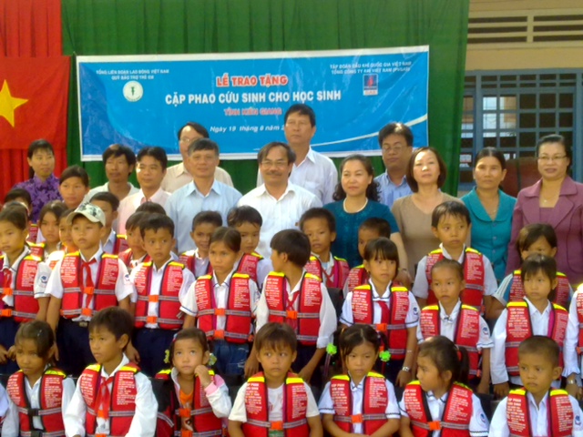 PV Gas maintains the support program for students in flooded areas