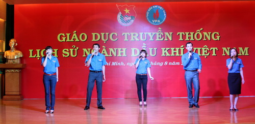 Lớp giới thiệu “Lịch sử ngành Dầu khí Việt Nam”