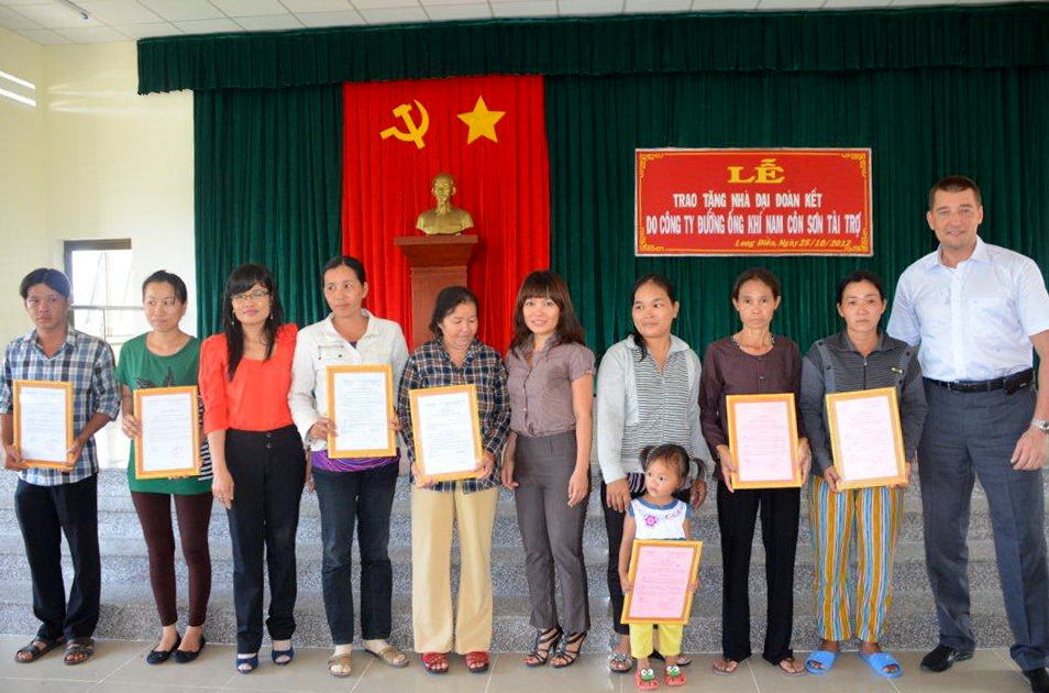 Nam Con Son Pipelines Company (NCSP) awarded 10 Great Solidarity houses Nam Con Son Pipelines Company (NCSP) awarded 10 Great Solidarity houses