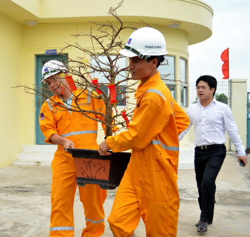 Đón Tết trên các công trình khí