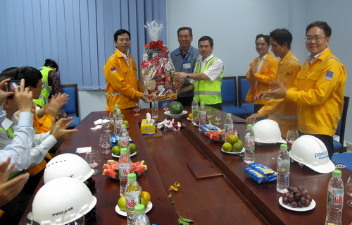 PV Gas "Congratulates the party, celebrates the year of snake 2013"