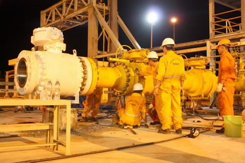 Ký kết hợp đồng gói thầu thiết kế cụm máy nén khí PM3 – Cà Mau