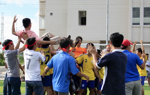 PV Gas Ca Mau wins the fourth championship of the Mekhong Delta Petroleum football award in 2013