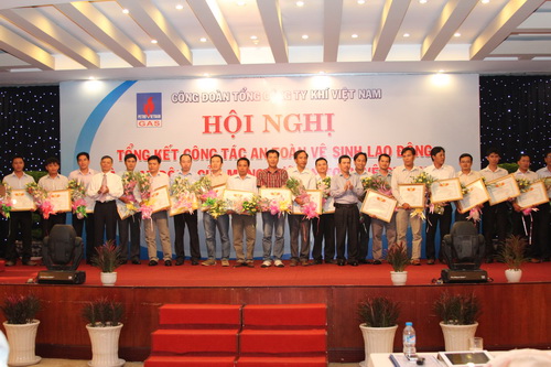 Công đoàn PV GAS lần đầu tiên trong toàn ngành tổ chức Hội nghị Tổng kết công tác An toàn – Vệ sinh Lao động Công đoàn PV GAS lần đầu tiên trong toàn ngành tổ chức Hội nghị Tổng kết công tác An toàn – Vệ sinh Lao động