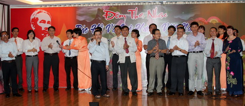Đêm thơ nhạc “Bác Hồ và quê hương Việt Nam”