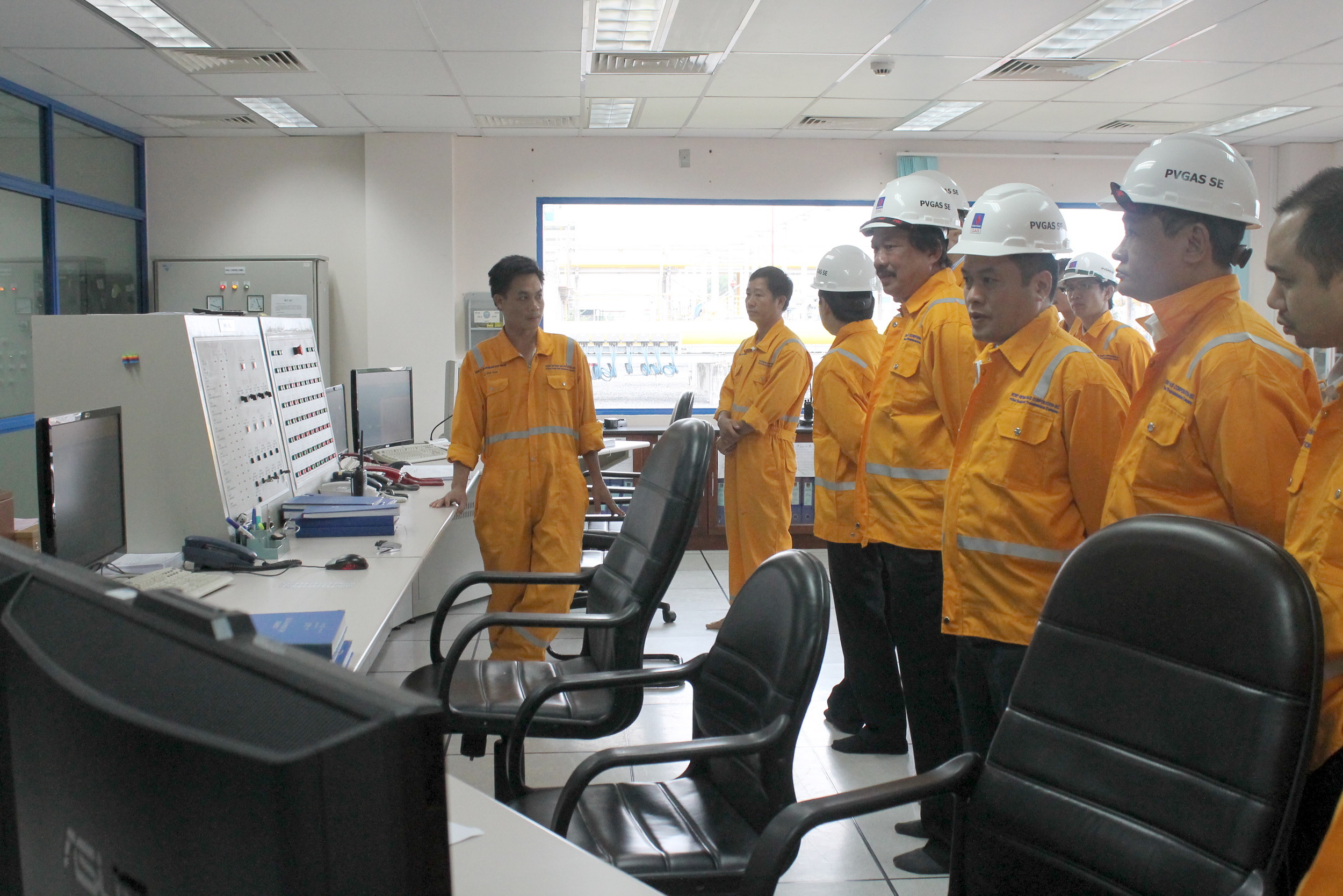 Đoàn cán bộ PVN đến thăm và làm việc tại PV GAS