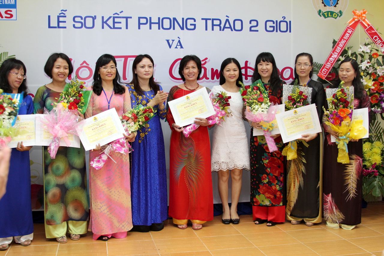 Hội thi cắm hoa “PV GAS chào mừng ngày 20/10”