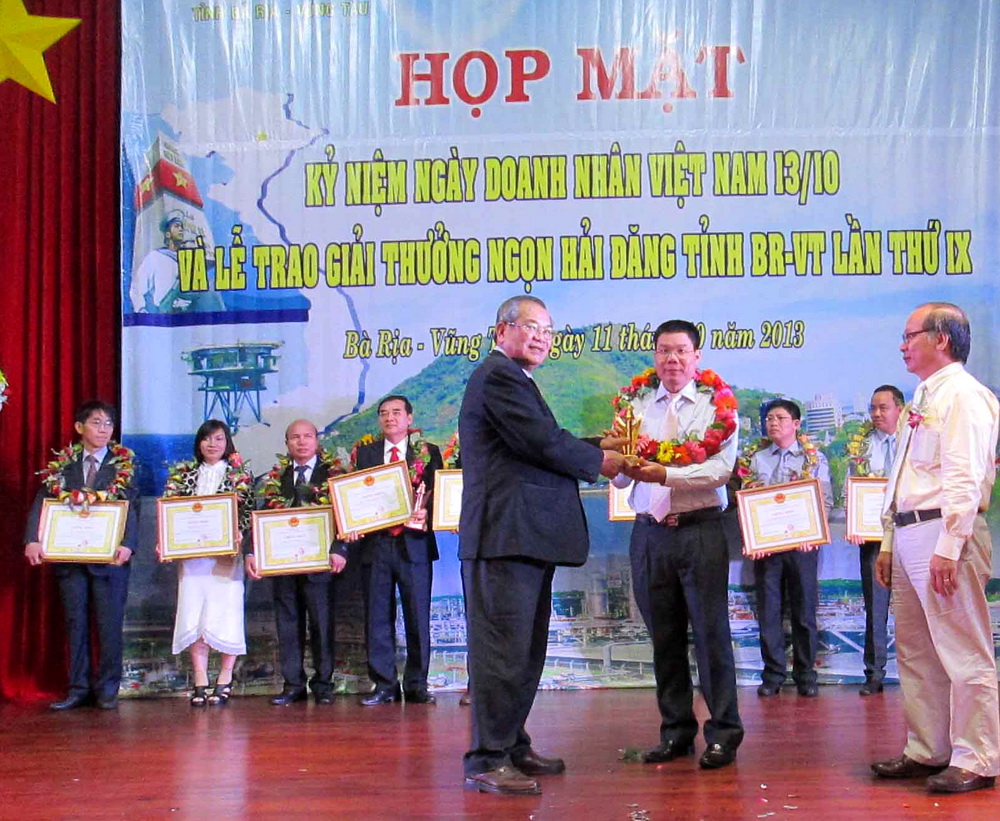PV Gas nhận giải thưởng Vàng Ngọn Hải đăng 2013