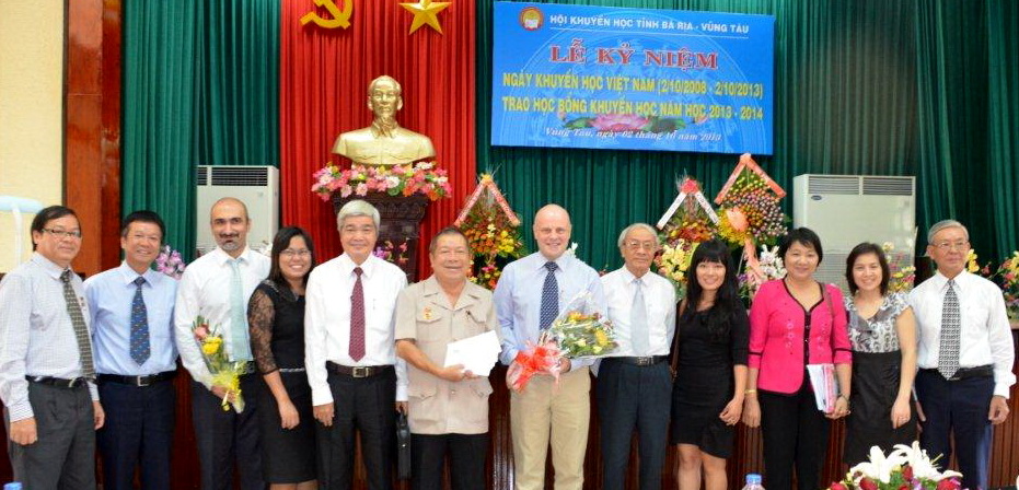 Over VND 1 billion sponsored to the scholarship fund of Vietnam Study Encouragement Association of BR-VT Province Over VND 1 billion sponsored to the scholarship fund of Vietnam Study Encouragement Association of BR-VT Province