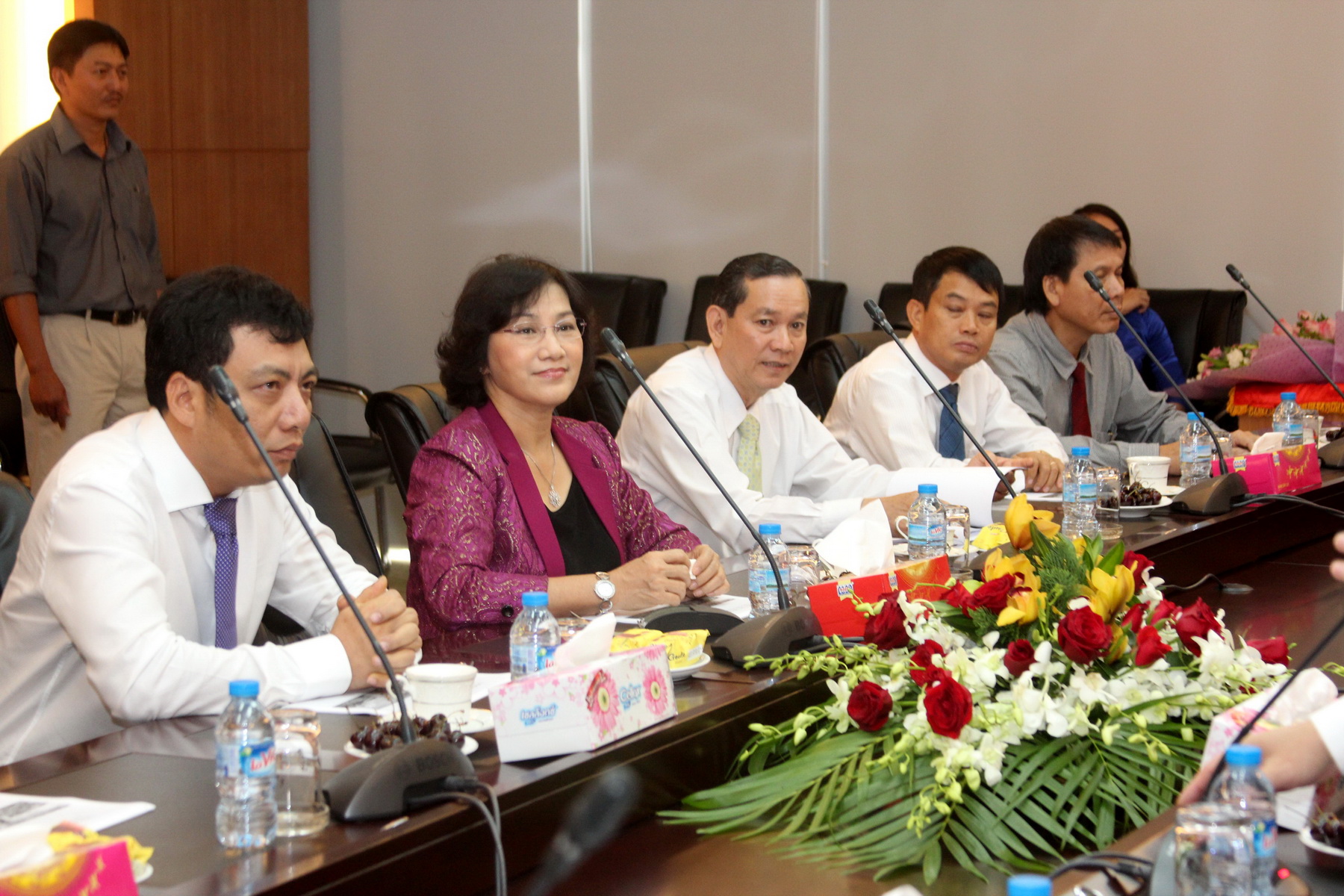 Ms. Nguyen Thi Kim Ngan – Politburo member, Vice Chairwoman of National Assembly visits PetroVietnam Gas Joint Stock Corporation Ms. Nguyen Thi Kim Ngan – Politburo member, Vice Chairwoman of National Assembly visits PetroVietnam Gas Joint Stock Corporation