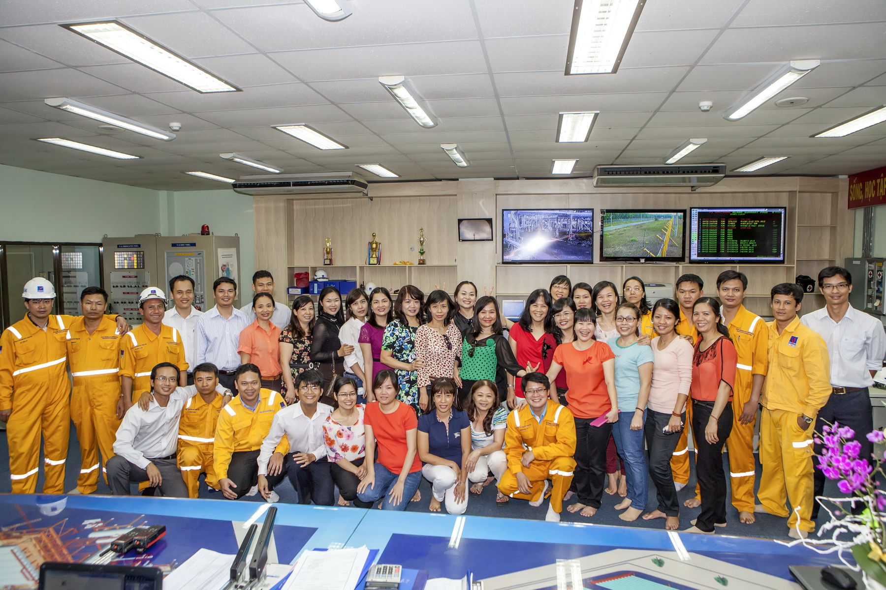 PV GAS holds activities to celebrate Lunar New Year 2014