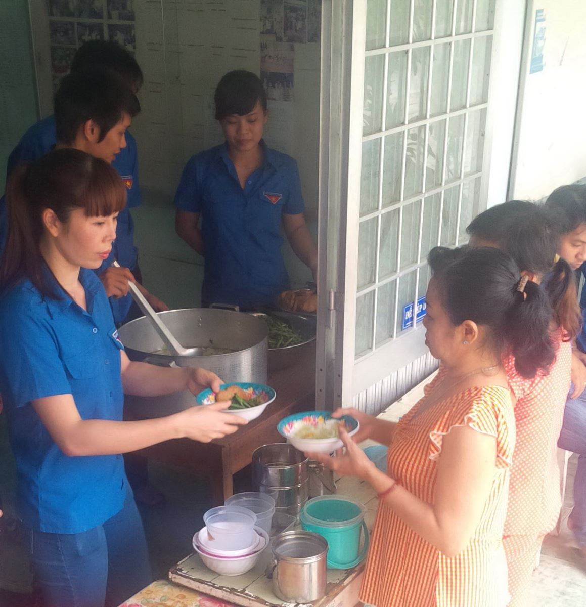 Đoàn Thanh niên Chi đoàn CNG Việt Nam với “Bếp ăn Tình thương” ấm áp yêu thương Đoàn Thanh niên Chi đoàn CNG Việt Nam với “Bếp ăn Tình thương” ấm áp yêu thương