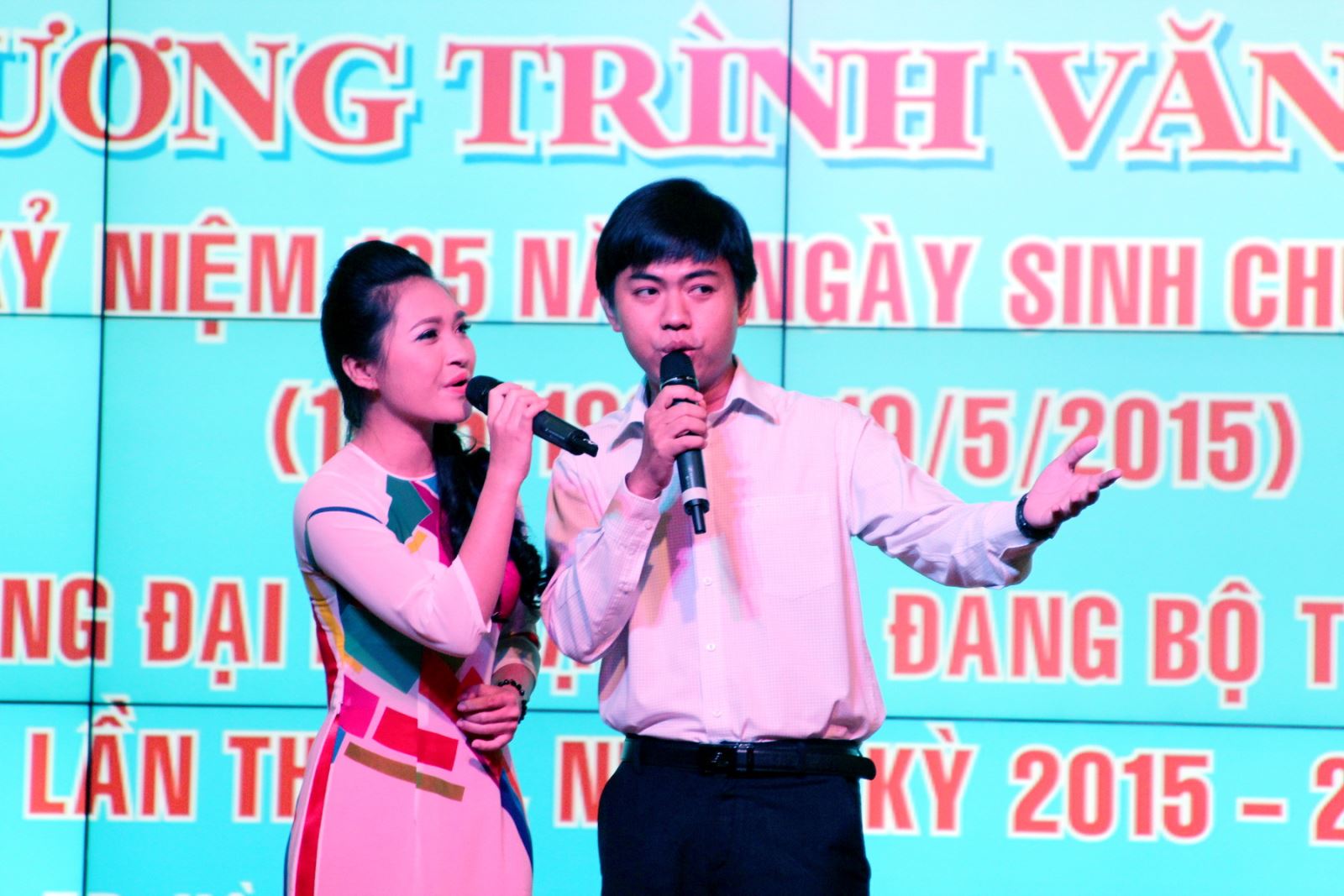 Đoàn thanh niên tổ chức chương trình văn nghệ nhớ ơn Bác - Mừng đại hội Đảng bộ Tổng công ty Đoàn thanh niên tổ chức chương trình văn nghệ nhớ ơn Bác - Mừng đại hội Đảng bộ Tổng công ty