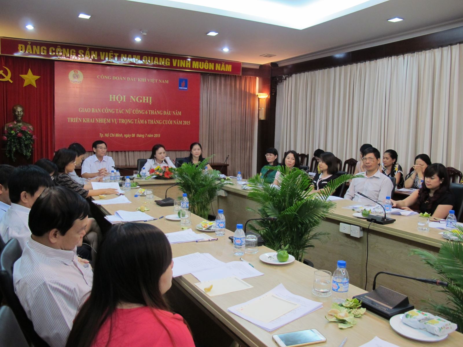 Thúc đẩy vai trò phụ nữ trong ngành Dầu khí Thúc đẩy vai trò phụ nữ trong ngành Dầu khí