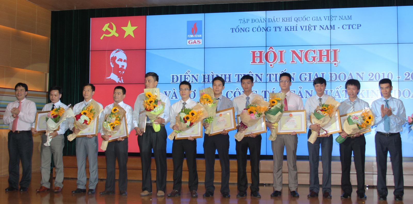 PV GAS tổ chức Hội nghị Điển hình Tiên tiến giai đoạn 2010 - 2015 PV GAS tổ chức Hội nghị Điển hình Tiên tiến giai đoạn 2010 - 2015