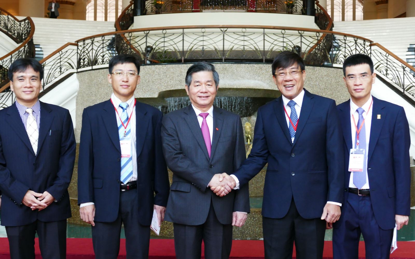 Trong khuôn khổ chuyến đi thăm chính thức của Thủ tướng Chính phủ đến Malaysia và Singapore: PetroVietNam đẩy mạnh hợp tác năng lượng với các nước láng giềng Trong khuôn khổ chuyến đi thăm chính thức của Thủ tướng Chính phủ đến Malaysia và Singapore: PetroVietNam đẩy mạnh hợp tác năng lượng với các nước láng giềng