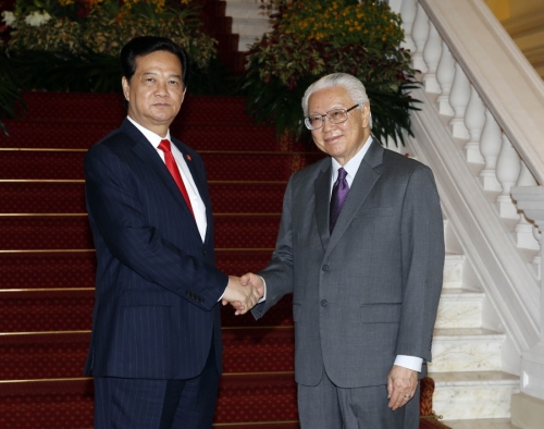 Trong khuôn khổ chuyến đi thăm chính thức của Thủ tướng Chính phủ đến Malaysia và Singapore: PetroVietNam đẩy mạnh hợp tác năng lượng với các nước láng giềng Trong khuôn khổ chuyến đi thăm chính thức của Thủ tướng Chính phủ đến Malaysia và Singapore: PetroVietNam đẩy mạnh hợp tác năng lượng với các nước láng giềng