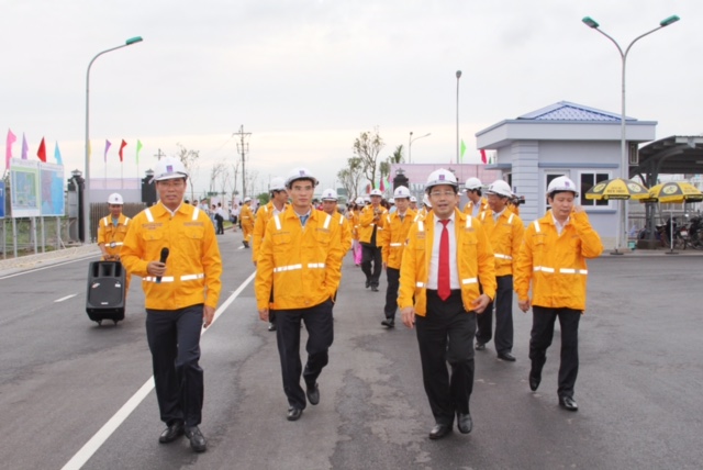 Lễ gắn biển công trình dự án hệ thống thu gom và phân phối khí mỏ Hàm Rồng và mỏ Thái Bình, lô 102&106, giai đoạn 1