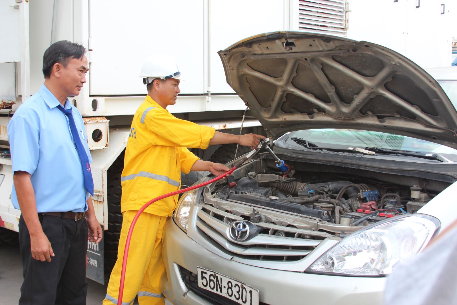 Xe buýt dùng năng lượng sạch được miễn lệ phí trước bạ