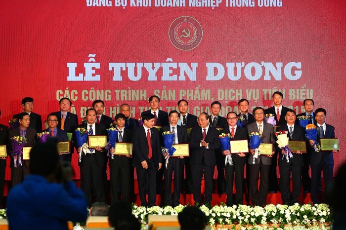 Đảng ủy Khối Doanh nghiệp Trung ương tuyên dương các tập thể, cá nhân tiêu biểu giai đoạn 2011 - 2015: PV GAS có một công trình và một cá nhân được vinh danh Đảng ủy Khối Doanh nghiệp Trung ương tuyên dương các tập thể, cá nhân tiêu biểu giai đoạn 2011 - 2015: PV GAS có một công trình và một cá nhân được vinh danh