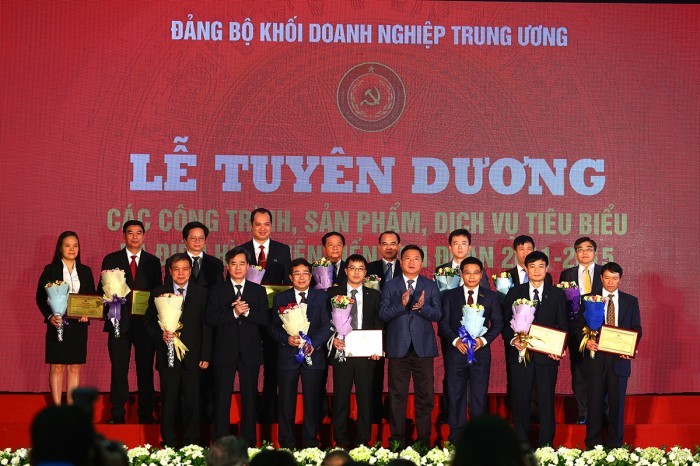 Đảng ủy Khối Doanh nghiệp Trung ương tuyên dương các tập thể, cá nhân tiêu biểu giai đoạn 2011 - 2015: PV GAS có một công trình và một cá nhân được vinh danh Đảng ủy Khối Doanh nghiệp Trung ương tuyên dương các tập thể, cá nhân tiêu biểu giai đoạn 2011 - 2015: PV GAS có một công trình và một cá nhân được vinh danh