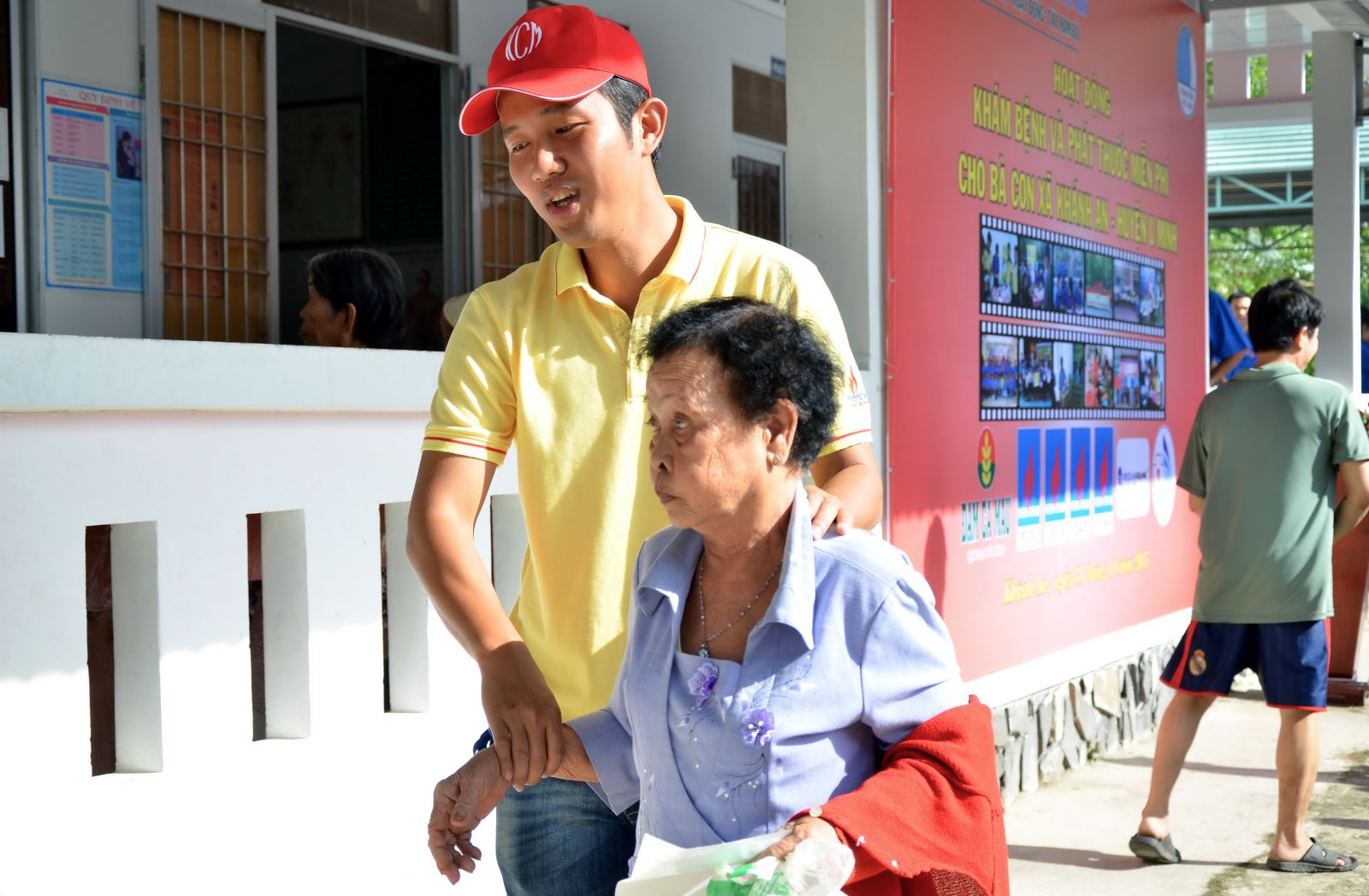 Thanh niên Khí – Điện – Đạm Cà Mau chung tay chăm sóc sức khỏe cộng đồng