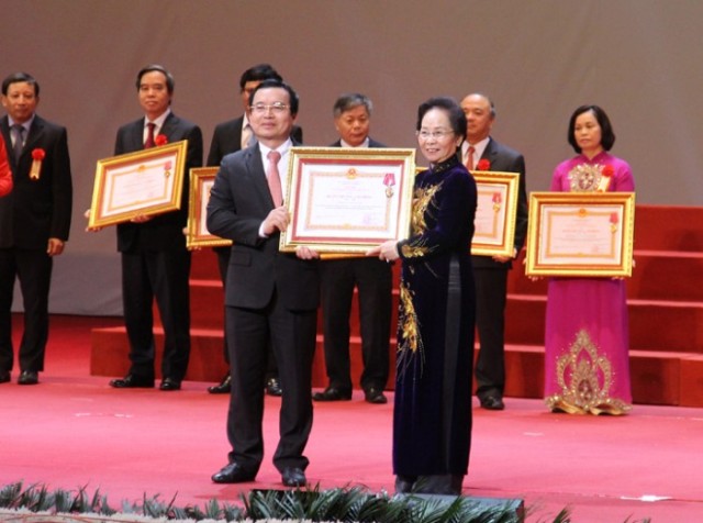 Tập đoàn Dầu khí Việt Nam đón nhận Huân chương Lao động hạng Nhất tại Đại hội Thi đua yêu nước toàn quốc lần thứ IX - 2015: PV Gas nhận được Quyết định phong tặng danh hiệu Anh hùng Lao động Tập đoàn Dầu khí Việt Nam đón nhận Huân chương Lao động hạng Nhất tại Đại hội Thi đua yêu nước toàn quốc lần thứ IX - 2015: PV Gas nhận được Quyết định phong tặng danh hiệu Anh hùng Lao động