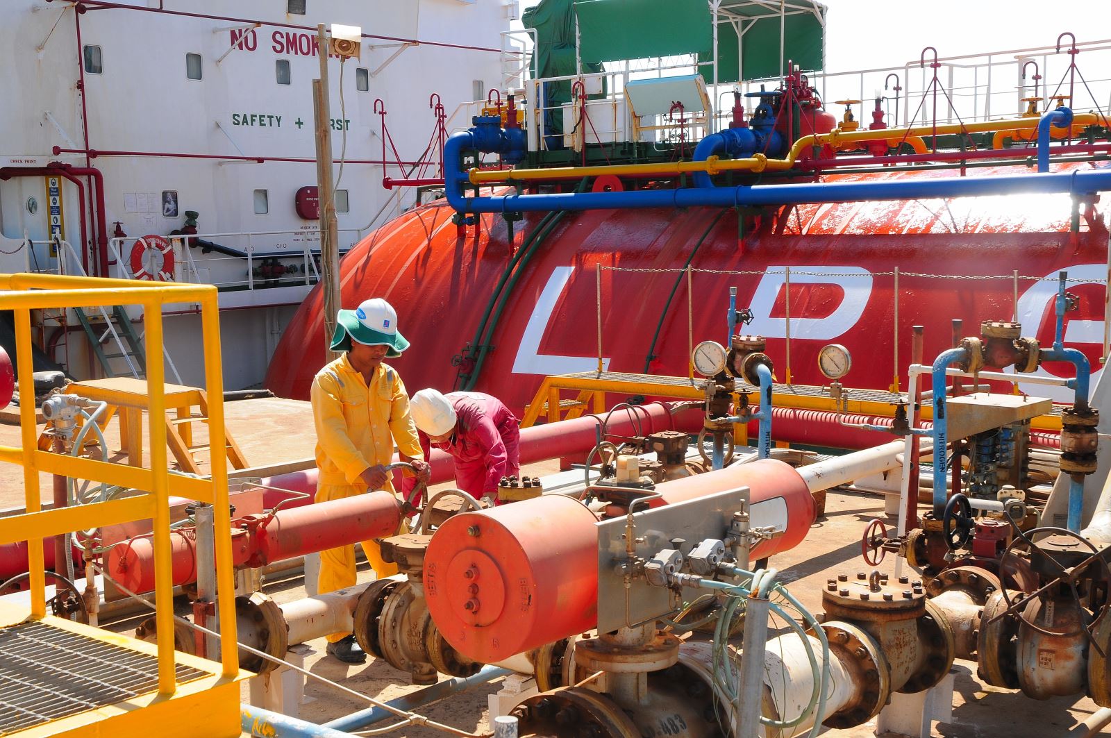 PV GAS lọt vào Top 49 Doanh nghiệp Vì Người lao động năm 2015 PV GAS lọt vào Top 49 Doanh nghiệp Vì Người lao động năm 2015