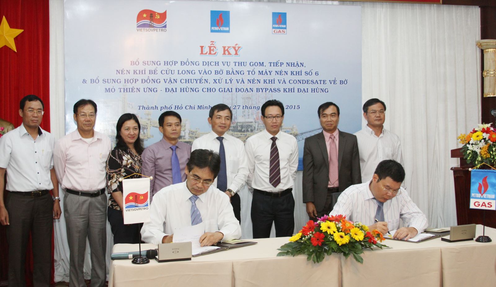 Ký kết “Bổ sung số 01 của Hợp đồng Cung cấp dịch vụ thu gom, tiếp nhận, nén khí bể Cửu Long vào bờ” và “Bổ sung số 01 Hợp đồng Vận chuyển, xử lý và nén khí và condensate về bờ mỏ Thiên Ưng – Đại Hùng”
