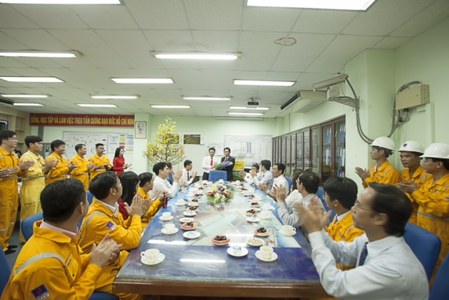 Đoàn lãnh đạo PVN và PV Gas đến thăm, làm việc và chúc Tết CNCNV tại các công trình khí Đoàn lãnh đạo PVN và PV Gas đến thăm, làm việc và chúc Tết CNCNV tại các công trình khí