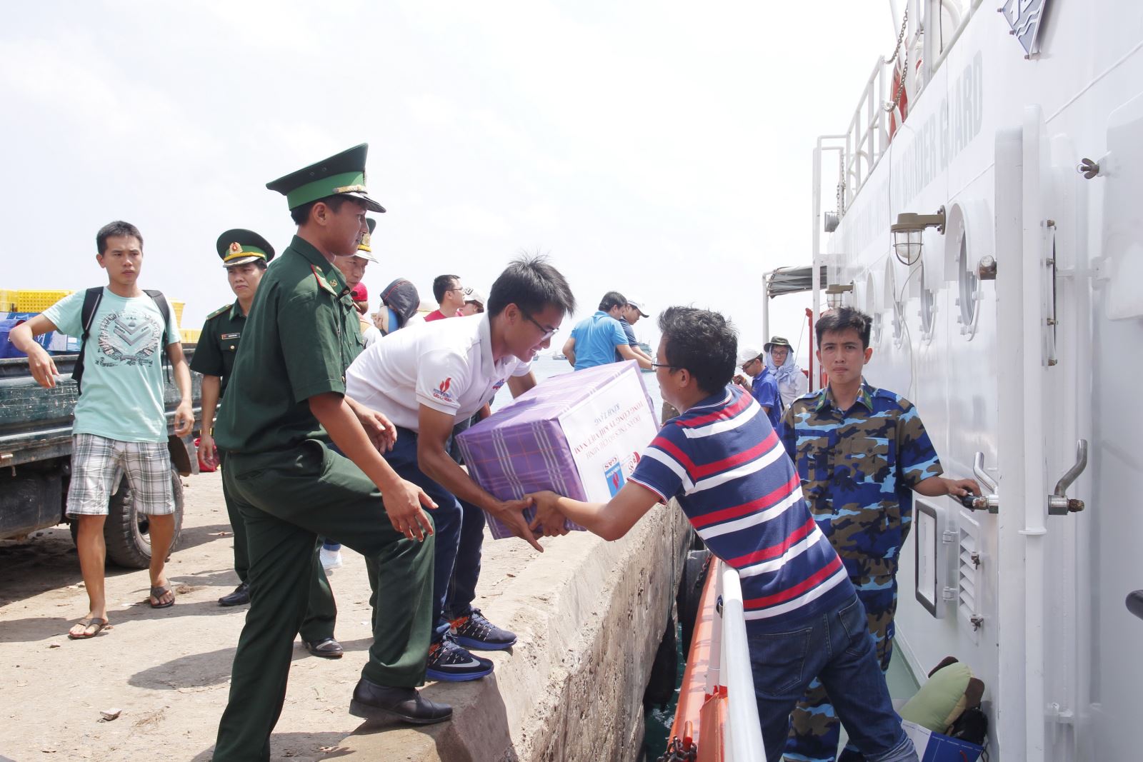Thanh niên PV Gas với chương trình "Nghĩa tình biên giới hải đảo" năm 2016 Thanh niên PV Gas với chương trình "Nghĩa tình biên giới hải đảo" năm 2016