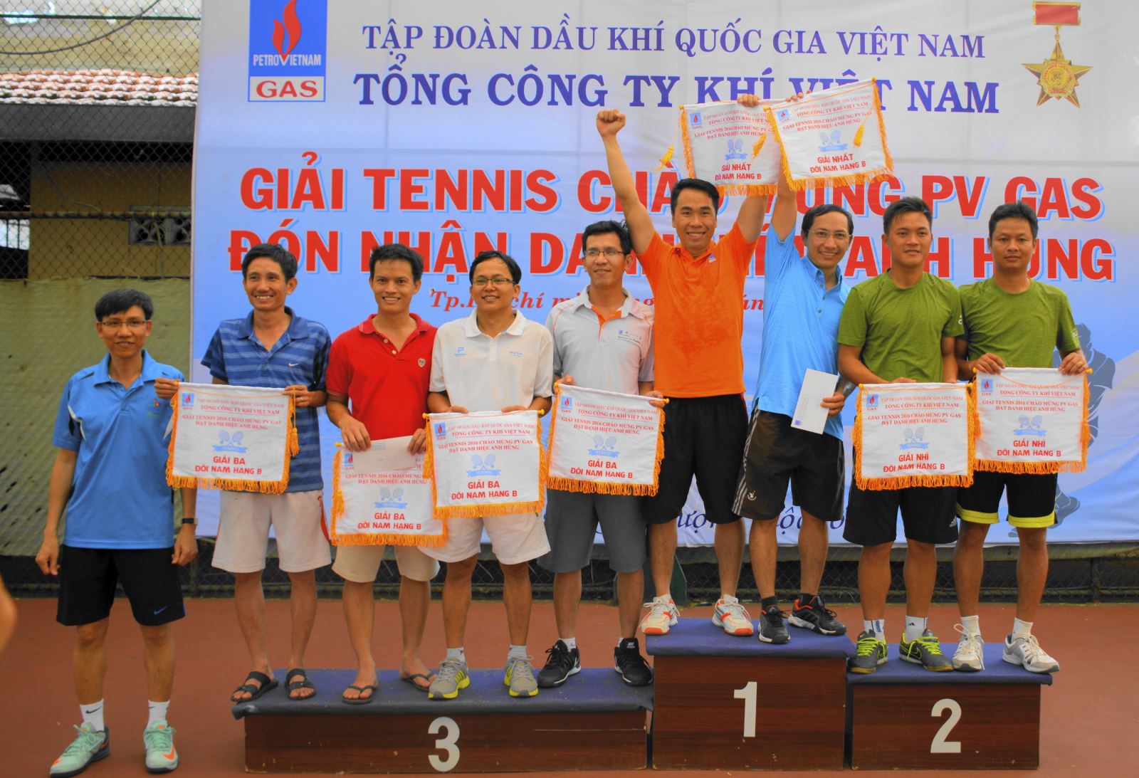 Giải Tennis chào mừng Lễ Đón nhận Danh hiệu Anh hùng Lao động